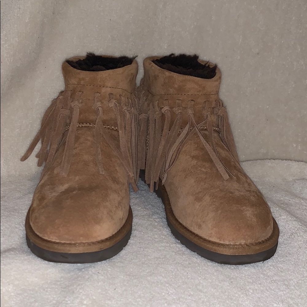 Ugg Wynona Fringe Sheepskin